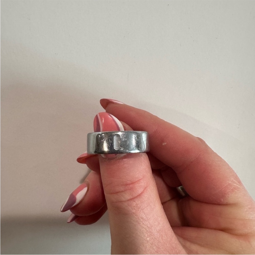 Oura Ring with Charger - Gen 4 Size 9